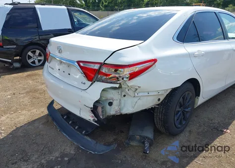 2015 Toyota Camry Le из США, поврежденный, VIN 4T4BF1FK4FR466121